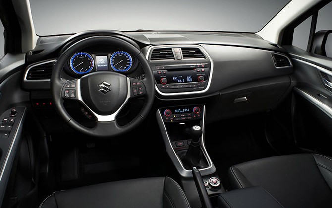 Novo Suzuki S-Cross 2016 - Interior e por dentro