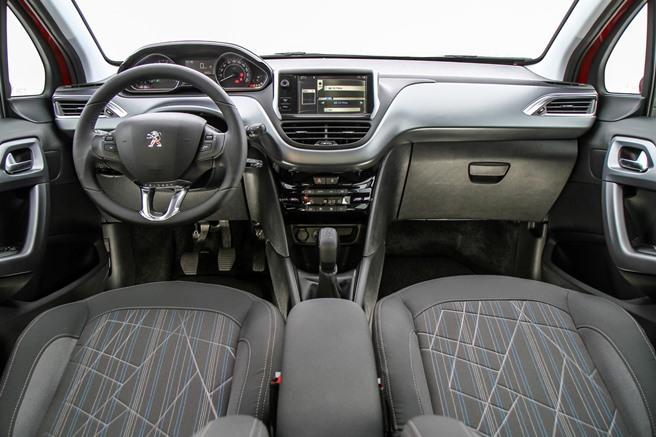 Novo Peugeot 208 2016 - Interior e Itens de Série