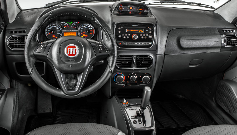 Nova Fiat Strada 2017 - Interior e por dentro