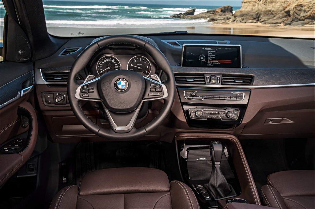 Nova BMW X1 2017 - por dentro