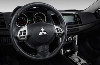 Mitsubishi-Lancer-2017-3
