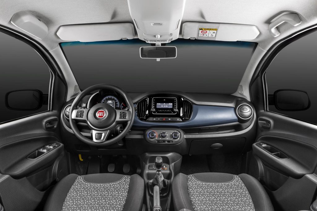 Fiat Uno 2019 - por dentro, interior
