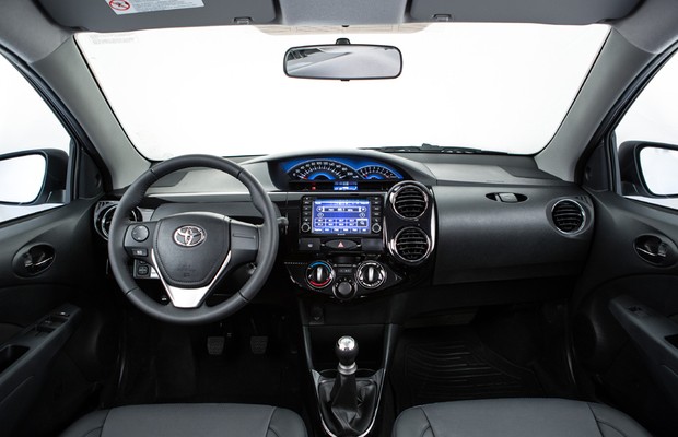 Novo Toyota Etios 2016 - Interior e Itens de série